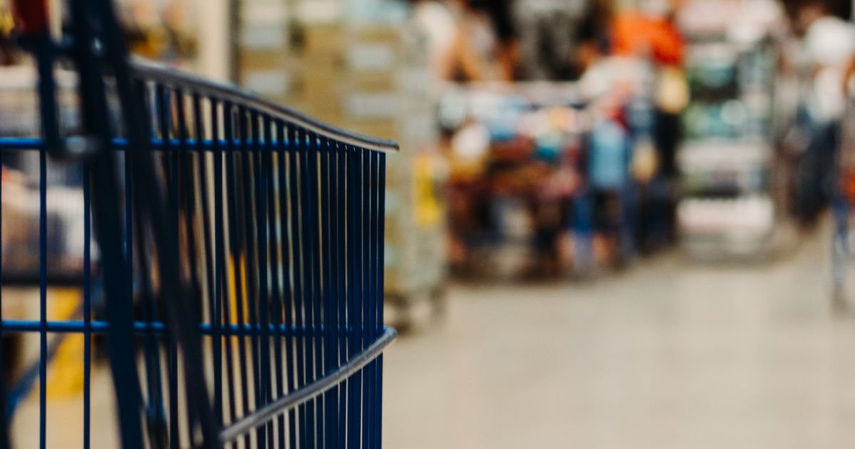 Corredor de supermercado com os produtos brasileiros que mais vendem no exterior